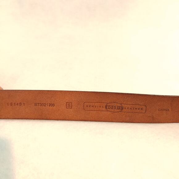Fossil Womens Small Embossed Brown Leather Belt Medallion Big Buckle 061401 - Picture 5 of 6